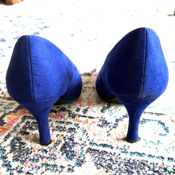 Comfort Plus by Predictions Women's Vibrant Blue Suede Heels - Picture 4 of 8